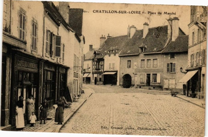 CPA CHATILLON-sur-LOIRE - Place du Marché (228112)