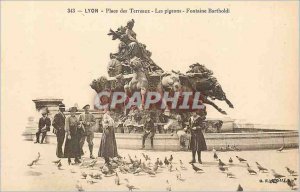 Old Postcard Lyon Place Bellecour Les Pigeons Fontaine Bartholdi
