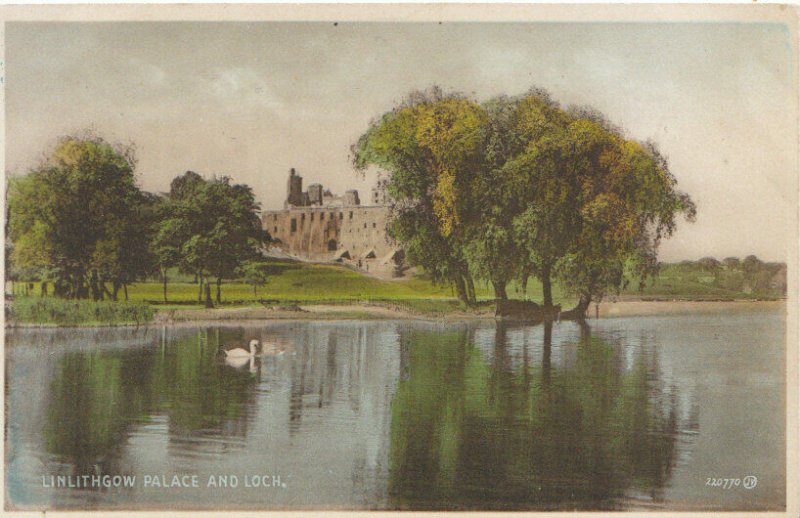Scotland Postcard - Linlithgow Palace and Loch - West Lothian - Ref 12769A