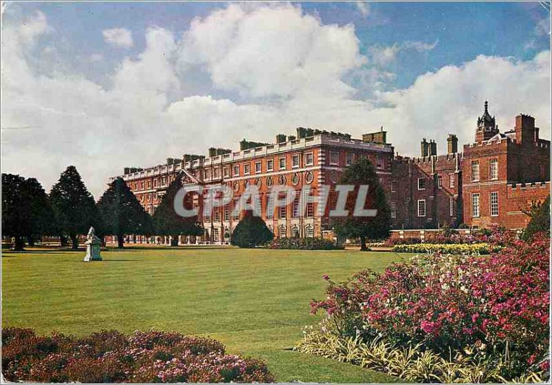 Modern Postcard Hampton Court Palace Middlesex The Palace From the North East...