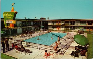 Holiday Inn East Peoria Illinois Postcard PC252
