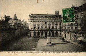 CPA La ROCHELLE Place de l'Hotel de Ville.Les Postes et Telegraphes (666798)