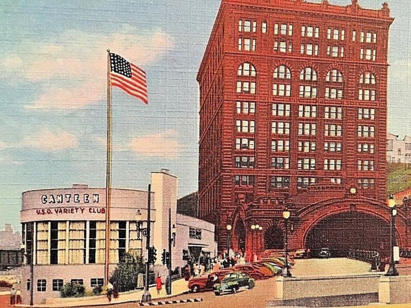 Postcard  Canteen and Pennsylvania Station in Pittsburgh, PA.   W5