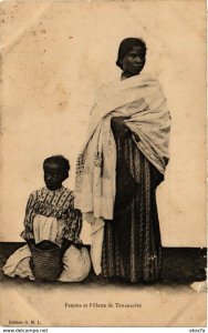 CPA AK Femme et Fillette de Tananarive MADAGASCAR (819051)