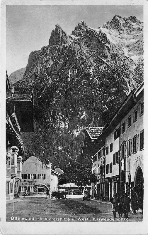 BG25056 mittenwald mit viererspitze karwendelspitze   germany