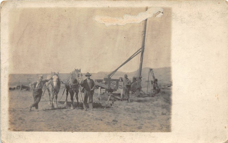 F82/ Occupational RPPC Postcard c1910 Oil Well Derrick Workers 13