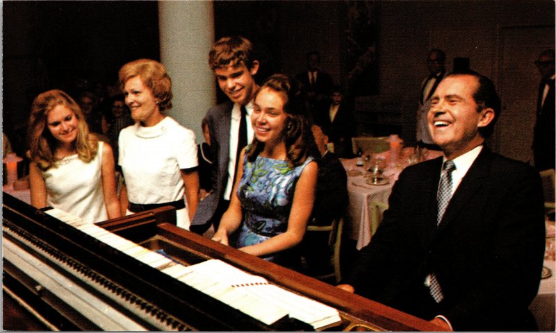 Richard Nixon Family Piano Campaign Advertising Postcard unused 1960s (7442)