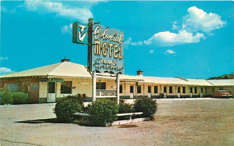 Auto Colonial Motel roadside 1950s Route 66 Gallup New Mexico Tichnor 7084