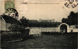 CPA SURESNES - Fort du Mont-Valérien pris de la Ferme des Landes (740671)