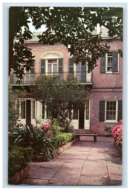 Vintage Courtyard Of Christian Womans Exchange. Postcard F123