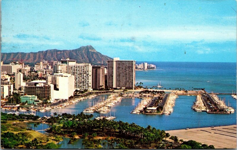 Honolulu, HI Hawaii, Waikiki Beach Diamond Head Postcard Posted 1976 