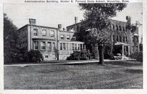 [ Photo? ] US Massachusetts Waverley - Administration Building