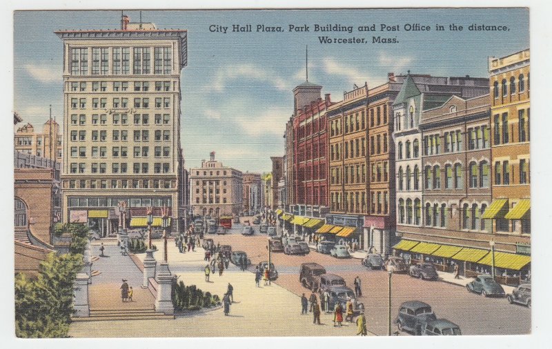 P2024 vintage postcard many cars people city hall plaza worcester mass unused