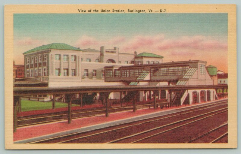 Burlington Vermont~Union Railroad Covered Passenger Station~RR Tracks 1940s PC 