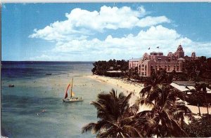 Postcard HOTEL SCENE Waikiki Beach Hawaii HI AI8505