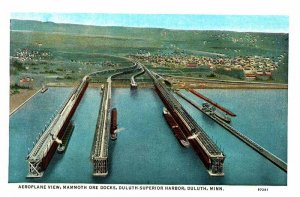 Postcard PIER SCENE Duluth Minnesota MN AU9086