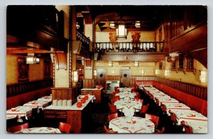 The Harrisburger   Harrisburg  Pennsylvania  The Pickwick  Tavern   Postcard