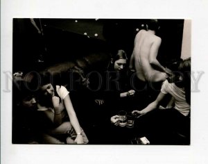 3073230 NUDE Men & playing BILLIARDS Modern postcard