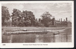 Middlesex Postcard - Hampton Court Palace From The Thames   RS2842