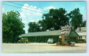 BROWNSVILLE, Tennessee TN ~ Roadside SKYLIT MOTEL Haywood County c1950s Postcard