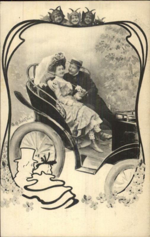 Romance Fany Couple in Back of Old Car - Kids as Imps Border c19095 Postcard