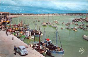 BF37215 car roan france le port la plage et le frant de mer   Boat Ship Bateaux