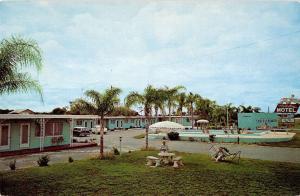 Lake Wales Florida Holiday Motel Street View Vintage Postcard K35816