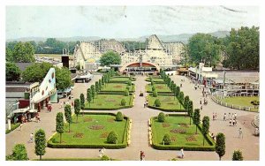 Postcard AMUSEMENT PARK SCENE Cincinnati Ohio OH AT1030