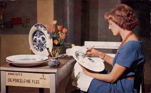 Delft Holland Girl Painting Delftware Plate Dishes Vintage Postcard