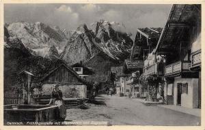 BG25034  garmisch fruhlingsstrasse mit waxenstein zugspitze germany