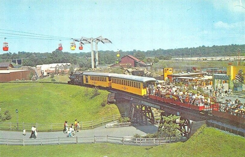 Bronx NY Amusement Park Freedomland Santa FE' Railroad Postcard