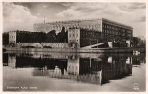 VINTAGE POSTCARD THE ROYAL PALACE STICKHOLM SWEDEN REAL PHOTO RPPC 1948