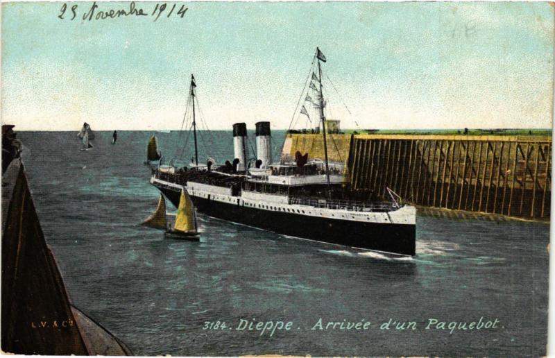 CPA DIEPPE-Arrivée d'un Paquebot (347374)