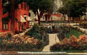 Minnesota Rochester Gardens In Rear Of Offices