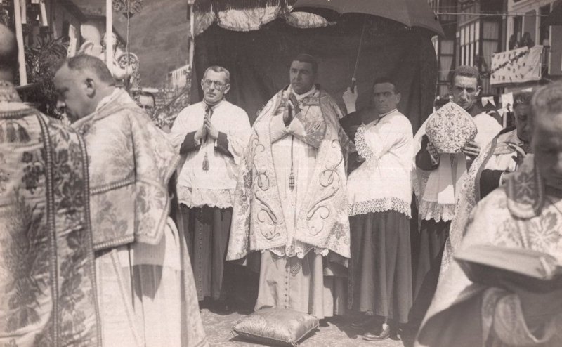 Corpus Christie Service Bishop Of Spain Spanish Religious RPC Old Postcard