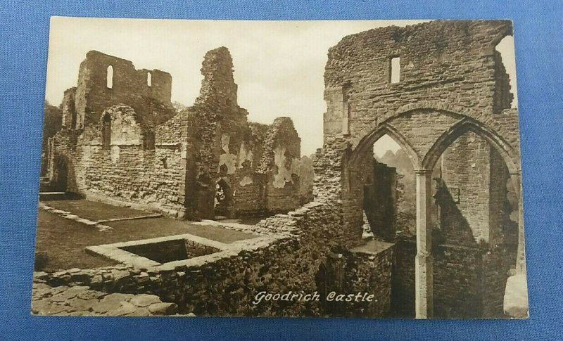 Vintage  Postcard  Goodrich Castle  Herefordshire  F1F