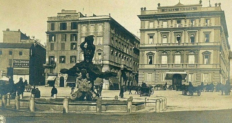 Postcard RPPC View of Piazza Barberina in Rome, Italy.         P2