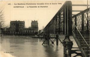 CPA AK ALFORTVILLE L Passerelle de CHARENTON (671750)