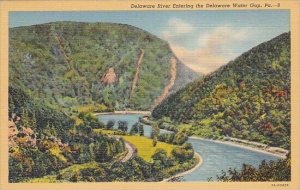 Delaware River Entering The Delaware Water Gap Pennsylvania