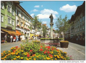 Germany Bad Toelz Marktstrasse mit Marienbrunnen