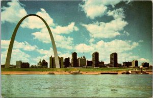 Missouri St Louis Gateway Arch & Downtown Skyline