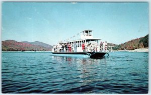 LAKE WHITINGHAM, Vermont VT   Motor Vessel MOUNTAIN MILLS  c1960s  Postcard