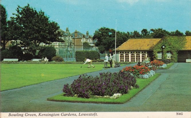 Bowling Green Kensington Gardens Lowestoft Postcard