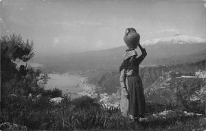 US2349 Woman with Vase, Landscape Volcano Panorama messina italy