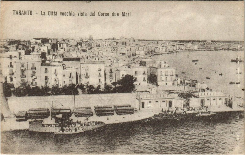 CPA Taranto La Citta vecchia vista dal Corso due Mari ITALY (809335)