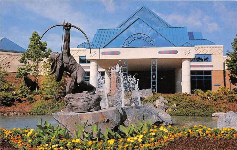 17188 CT  Foxwoods Resort Casino, Entrance with Indian statute holding bow