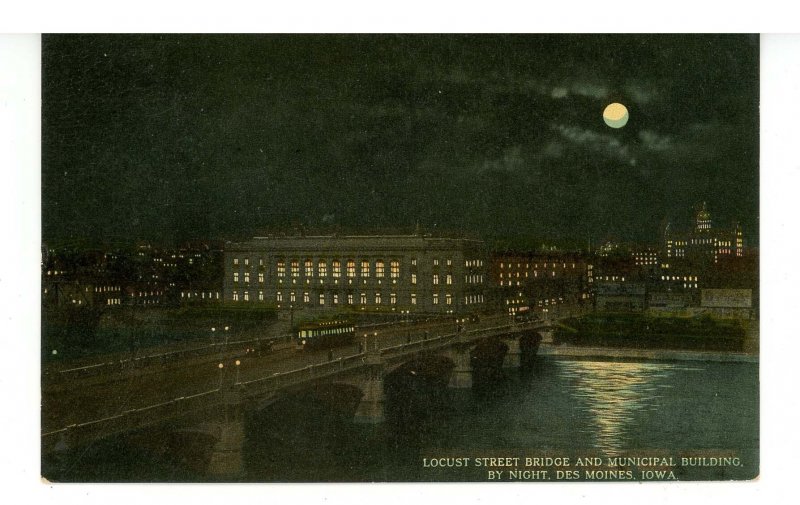 IA - Des Moines. Locust Street Bridge & Municipal Building at Night