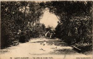 CPA St-NAZAIRE - Une Allée du Jardin Public (589906)