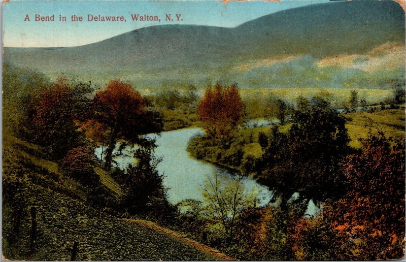 Postcard New York Delaware County Walton A Bend in the Delaware River 1943 V131