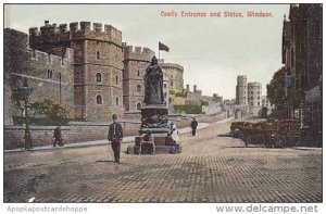 England Windsor Castle Entrance and Statue